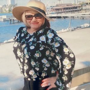 Meet your Posher, Beatrice